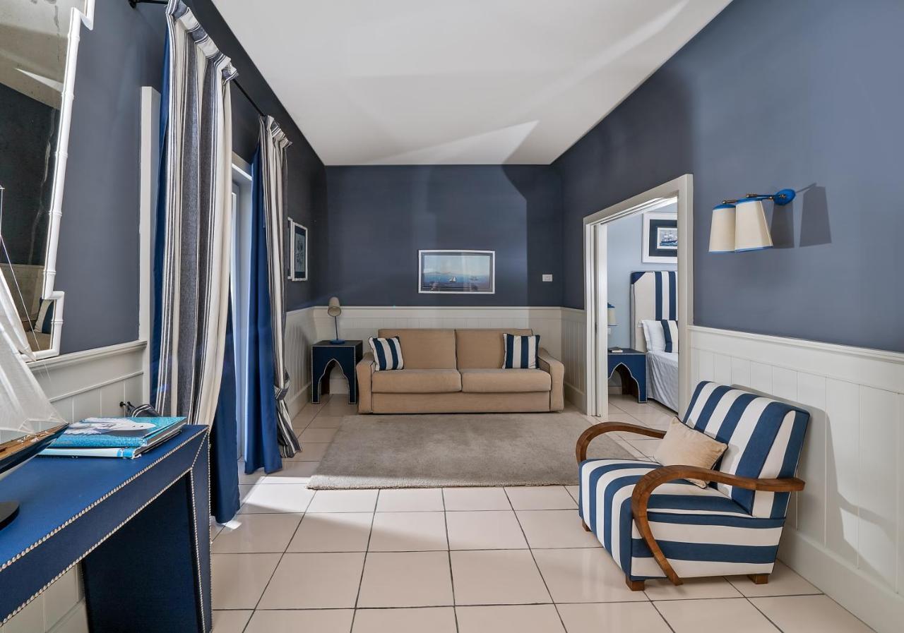 Botania Relais & - The Leading Of The World